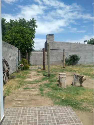 Casa En Venta - 3 Dormitorios 1 Baño 3 Cocheras - 330mts2 - Lincoln