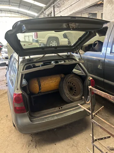Volkswagen Gol Country 1.6n Gnc Chocado Poco Frente Solament