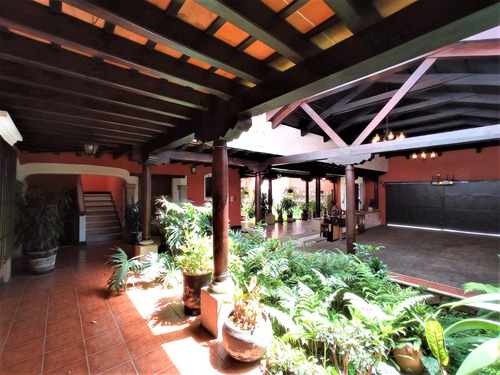 Imagen 2 de 29 de Vendo Hermosa Y Amplia Casa, Estilo Colonial, Sector Preferencial, Alta Plusvalia Y Seguridad