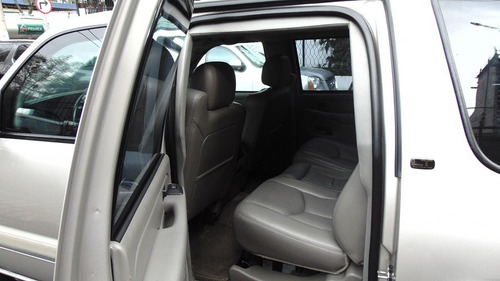 Imagen 10 de 15 de Chevrolet Suburban Paquete G 4x4 Blindada