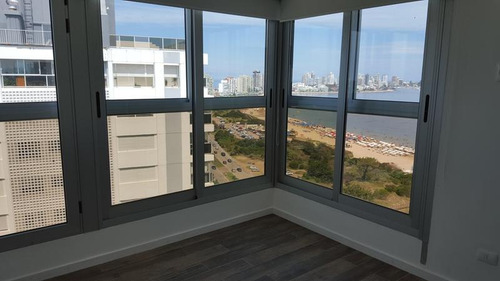 Venta Apartamento Pent House 4 Dormitorios Más Dependencia Punta Del Este