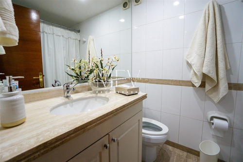 Departamento En Venta De 4 Dorm. En Lo Barnechea