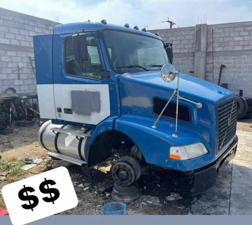 Imagen 1 de 10 de Camion Volvo Vnl En Corte