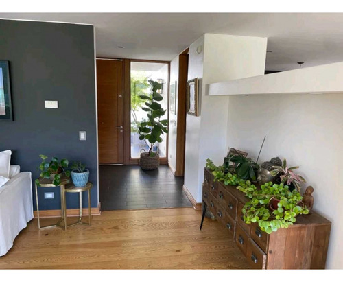 Casa En Lo Barnechea/ Camino Real En Condominio