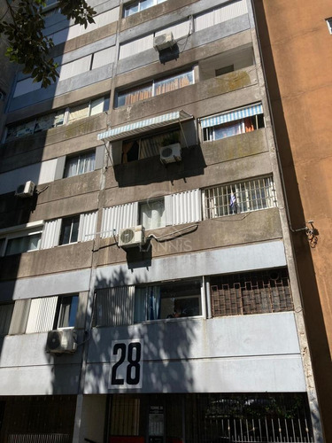 Apartamento En Venta De 2 Dormitorios En Malvin Norte  Ref.d833