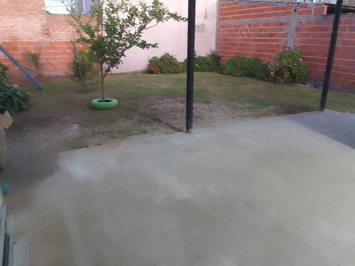 Casa De 1 Dormitorio Amplio, 2 Baños, Amplio Patio