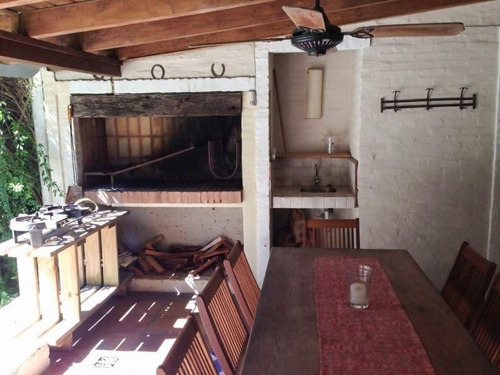 Casa En Venta De 4 Dormitorios En San Rafael