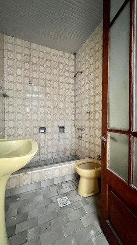 Imagen 15 de 30 de Casa En Venta A Reciclar En Villa Del Parque. A Precio De Departamento. Oportunidad Unica.