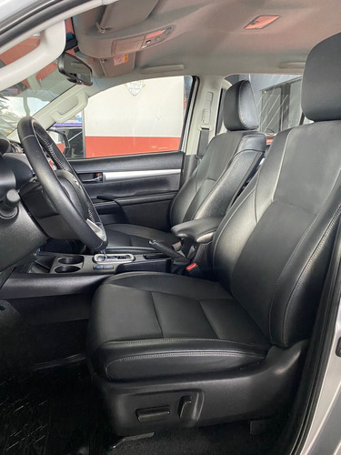 Imagem 9 de 10 de Toyota Hilux 2.8 D-4d Turbo Cd Srv 4x4 2021