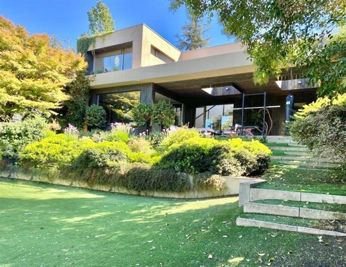 Casa En Venta De 4 Dorm. En Vitacura