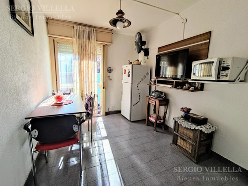 Imagen 2 de 10 de Oportunidad. Departamento De Un Dormitorio En Venta - República De La Sexta