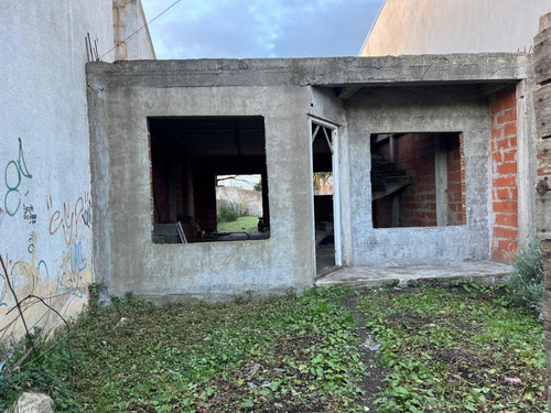 Lote De 246m2 Con Loza Y Plano Aprobado Para Construccion - ¡a Solo 20 Cuadras De Playa Punta Mogotes!