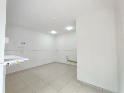 Local En Arriendo En Avenida Libertadores. Cod A28836