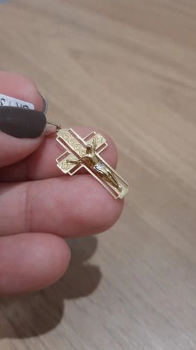 Pingente Masculino Crucifixo Com Cristo Em Ouro Amarelo 18k 