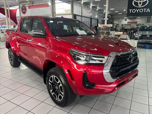 Toyota Hilux 2.8 D-4D TURBO DIESEL CD SRX PLUS 4X4 AUTOMÁTICO