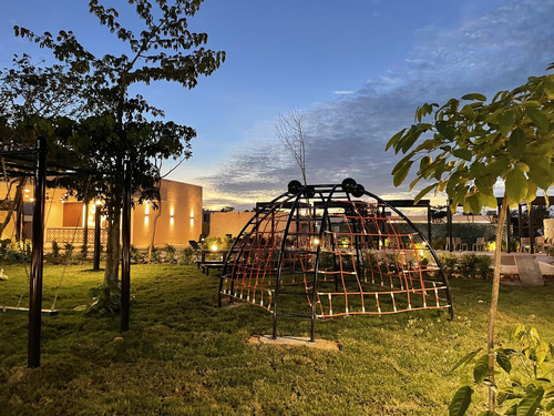 Casa En Venta Merida, Privada Aldoria Conkal, Una Planta, Junio 2025.