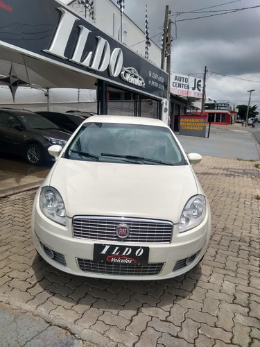Imagem 2 de 8 de Fiat Linea Essence 1.8 Flex