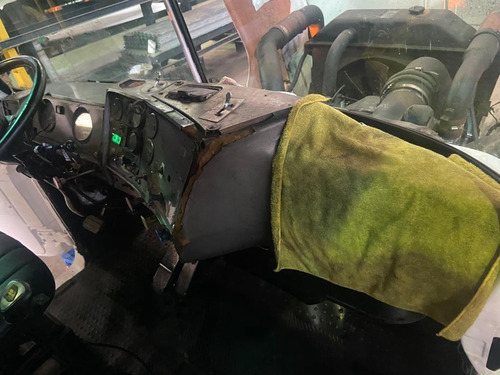 Imagen 11 de 13 de Mack R600 Canadiense