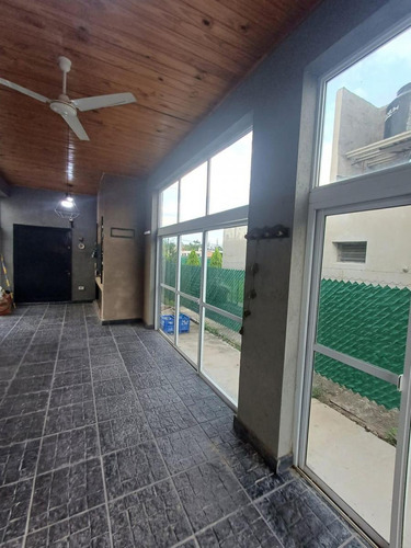 Casa En Venta - 2 Dormitorios 2 Baños - Santa Fe