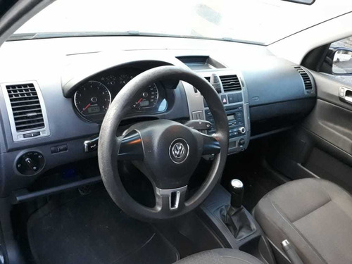 Volkswagen Polo Sedan 2013 1.6 Vht Comfortline Total Flex 4p