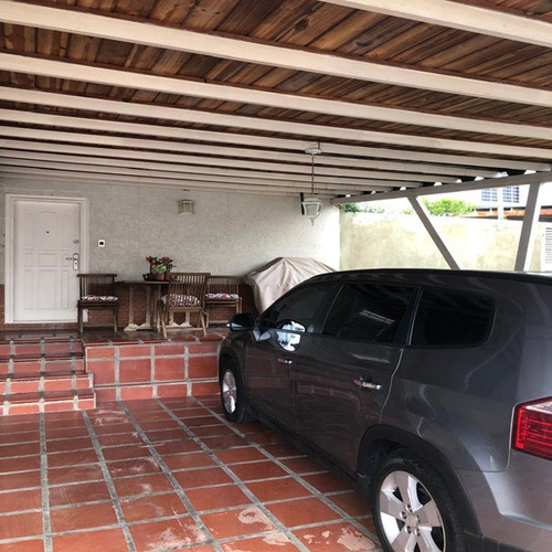 Sky Group Platinum Alquila Town House En Conj. Res. Tarabana Plaza Plth-386