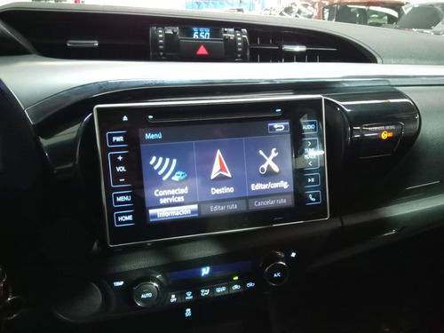 Imagen 7 de 25 de Toyota Hilux Srv 4x2 Aut
