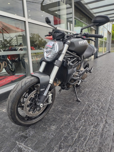 Imagen 6 de 25 de Ducati Monster 821 - No Yamaha Mt09, No Kawasaki Z900!