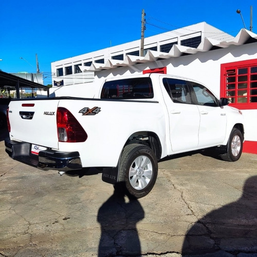 Imagem 3 de 10 de Toyota Hilux Cabine Dupla Sr 4x4 2.8 Tdi