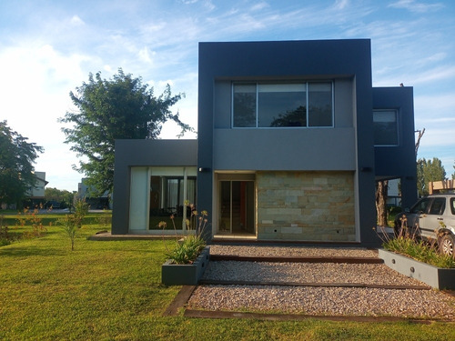Imagen 3 de 14 de Casa En Venta En La Martona