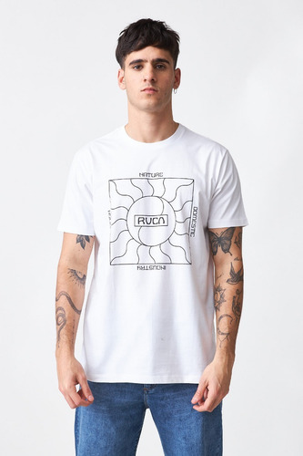 Imagen 2 de 7 de Remera Solar Rvca Hombre
