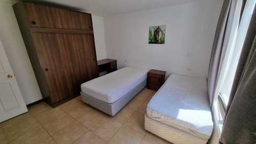 Casa Ejecutiva En Arriendo (84377)