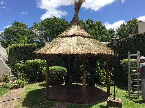 Imagen 9 de 10 de Techos De Paja - Sombrillas - Pergolas De Cañas - Quinchos
