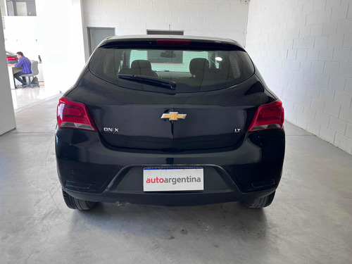 Imagen 6 de 21 de Chevrolet Onix 2018 1.4 Lt 98cv