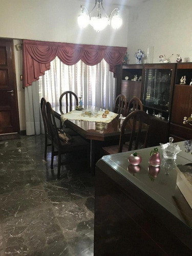 Imagen 8 de 25 de Excelente Chalet En Venta De 4 Ambientes Amplios, La Tablada