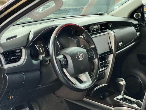 Toyota SW4 Toyota SW4 2.8 TDI SRX 7L 4x4 (Aut) (Diesel)