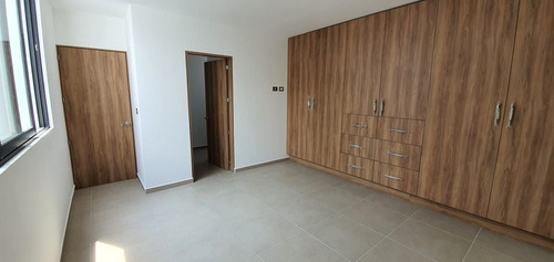 Imagen 8 de 19 de Amplia Casa En Venta En Zibatá, Querétaro