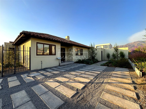 Casa En Venta De 3 Dorm. En Colina