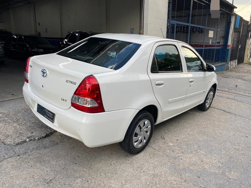 Toyota Etios Sedan X 1.5 16v 4p - 2016-2017