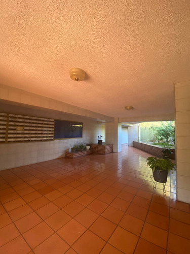 Apartamento En Venta Los Teques Céntrico. Res. Parque Knoop.