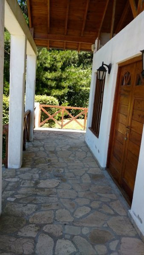 Imagen 8 de 10 de Dos Cabañas De 2 Amb. Cada Una - Piscina - Ubicación Excelen