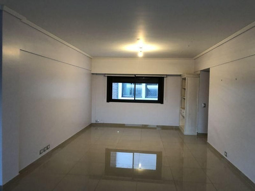 Imagen 7 de 16 de Venta De Departamento De Categoria, En Monte Grande.