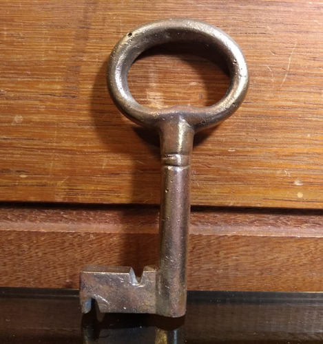 Imagem 7 de 8 de Antiga Chave Em Bronze - C 9083