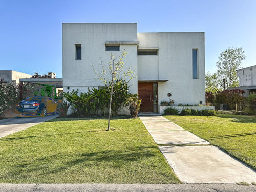 Casa En  Barrio Cerrado San Marco-, 4 Ambientes, Villanueva, Tigre