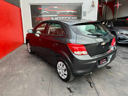 Chevrolet Onix ONIX HATCH LT 1.0 8V FlexPower 5p Mec.