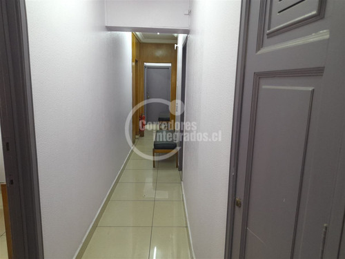 En Paseo Bulnes, 10 Privados, 4 Baños, La Moneda