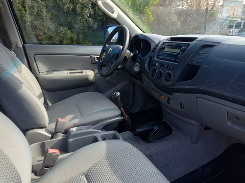 Imagen 8 de 13 de Toyota Hilux Dx 2.5td 4x2 2011