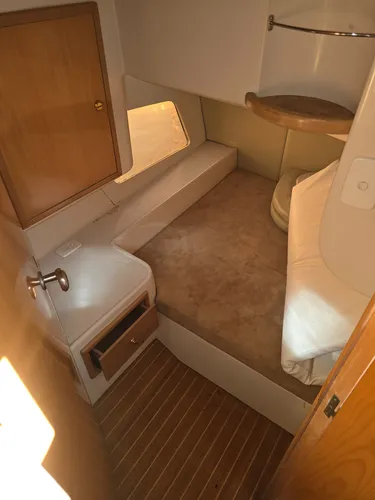 Crucero Zorion 31 Pies Motor Mercrusier 350hp Aire Acc.