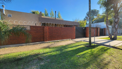Casa, Departamento Y Terreno Libre Ubicado En El Centro De Pontevedra