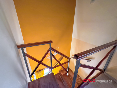 Chalet De 102m2 Con Piscina En Barranca Colorada
