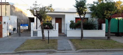 Imagen 1 de 12 de Casa, 5 Ambientes, Belen De Escobar